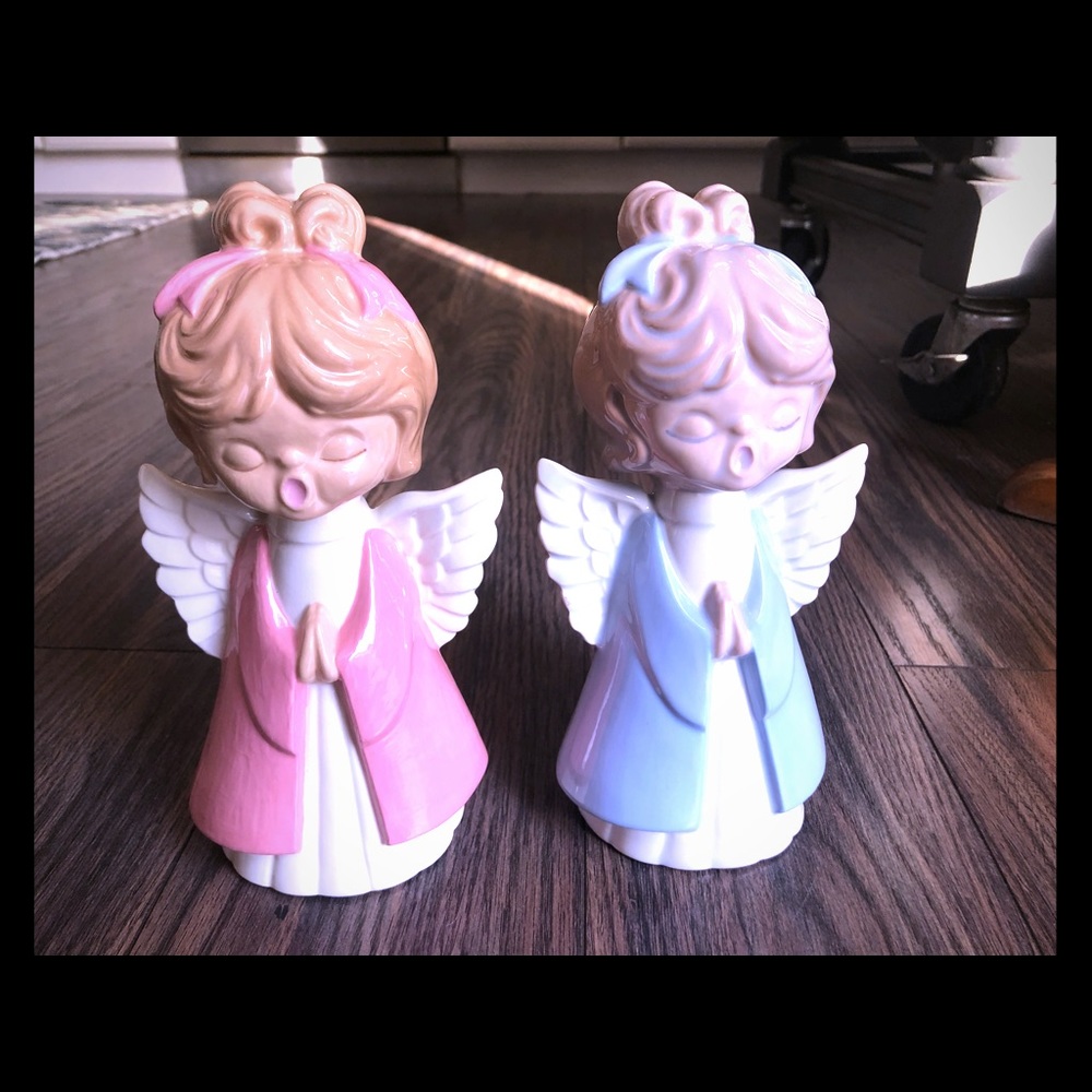 Vintage kissing angels